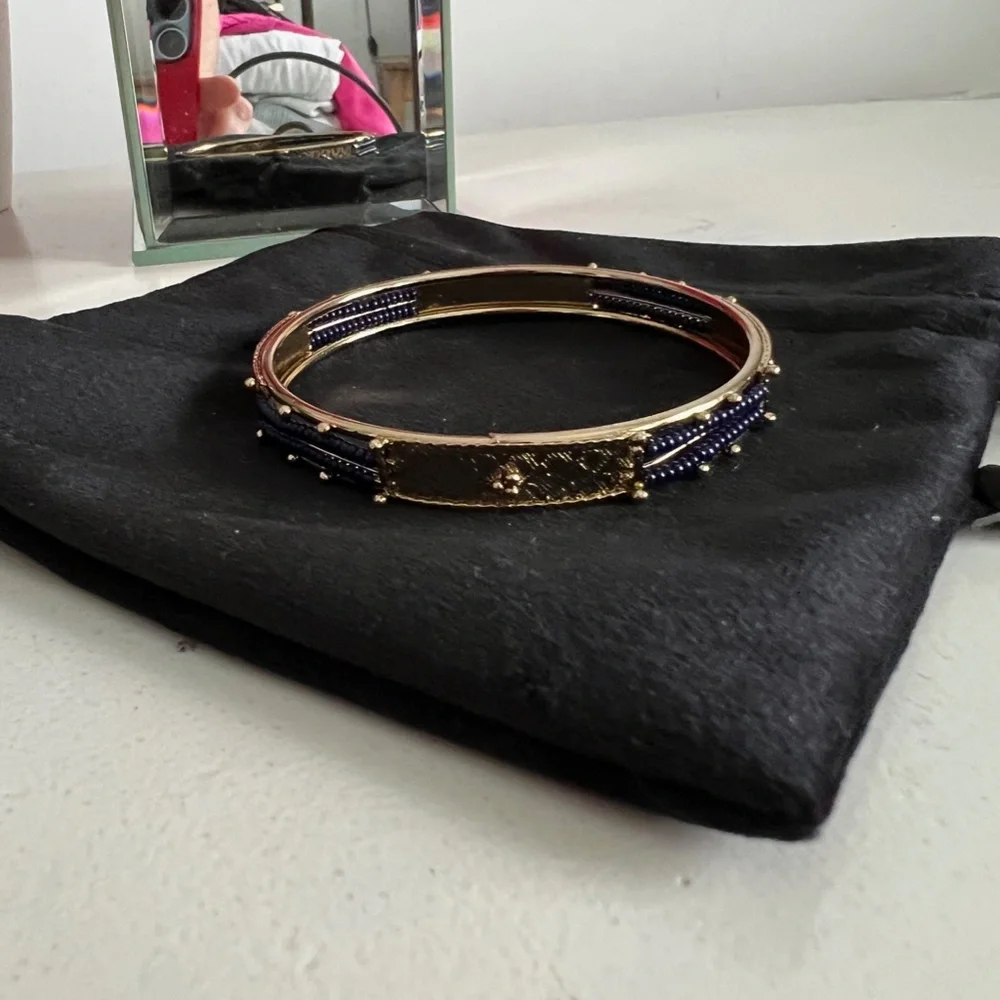 Bracelets - Picture 7 of 7